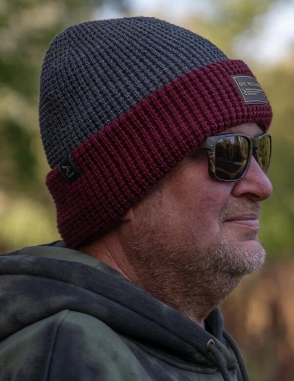 One More Cast Waffle Stitch Beanie - Imagen 4