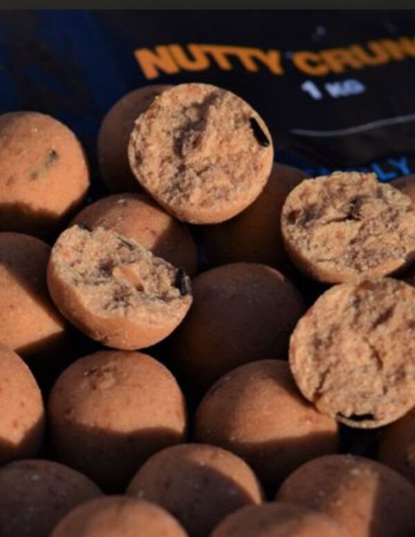 Vitalbaits Boilies Nutty Crunch 18mm 1kg - Imagen 2